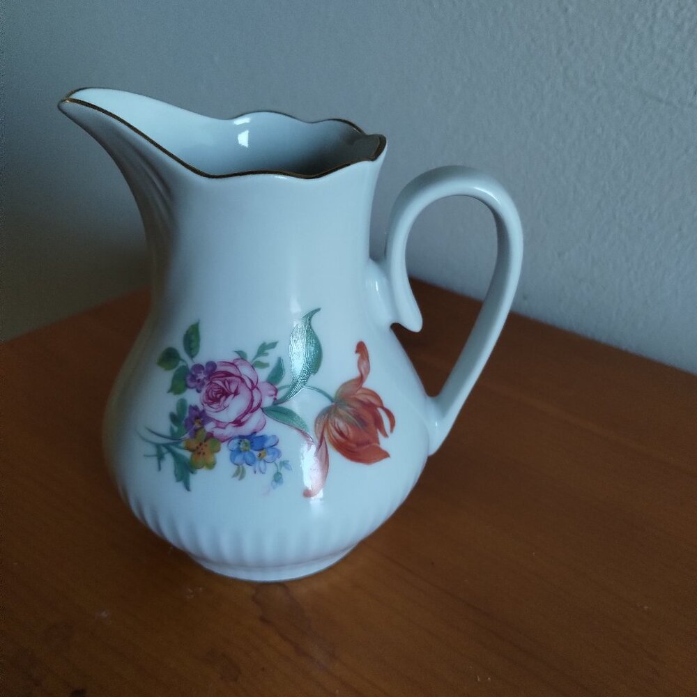Vintage Romania Stupid Dorohoi creamer
